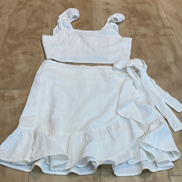 Pink Lily white out 2 piece skirt set - Picture 2 of 13